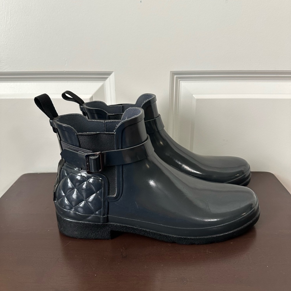 Hunter Slate Grey Refined Gloss Quilt Chelsea Rain Booties Size 10